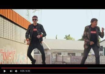 Rovazzi e Morandi insieme per 'Volare', video già record Rovazzi e Morandi insieme per 'Volare', video già record