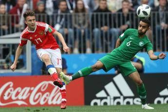 Mondiali al via, Russia a valanga Mondiali al via, Russia a valanga