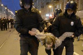 Cortei anti-Putin in tutta la Russia: centinaia di arresti Cortei anti-Putin in tutta la Russia: centinaia di arresti