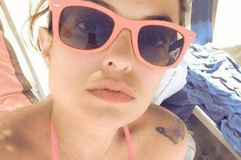 Il ritorno di Sara Tommasi su Facebook: mare, palestra e serenità /Foto Il ritorno di Sara Tommasi su Facebook: mare, palestra e serenità /Foto