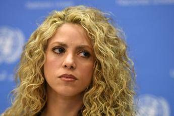 Shakira sta male: stop al tour in Europa Shakira sta male: stop al tour in Europa