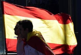 L'appello di Madrid ai catalani: Non fate nulla di irreversibile L'appello di Madrid ai catalani: Non fate nulla di irreversibile