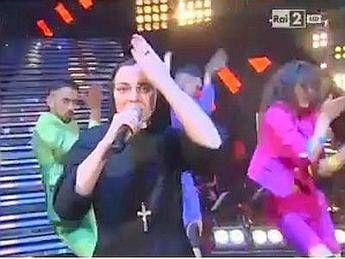 Primo live The Voice, Suor Cristina scatenata canta 'What a feeling' Primo live The Voice, Suor Cristina scatenata canta 'What a feeling'