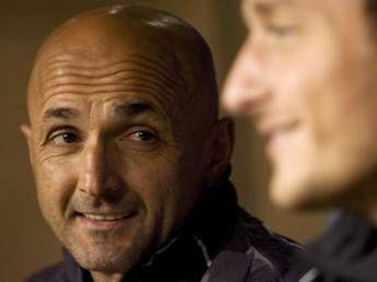 Spalletti: Totti ora è un giocatore perfetto, andrò alla sua festa di compleanno Spalletti: Totti ora è un giocatore perfetto, andrò alla sua festa di compleanno