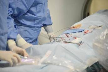 Arriva con una frattura e muore in sala operatoria Arriva con una frattura e muore in sala operatoria