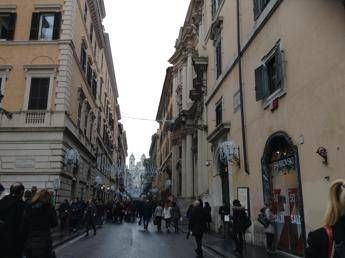 1 maggio, domani in centro a Roma solo il 15% dei negozi resterà chiuso 1 maggio, domani in centro a Roma solo il 15% dei negozi resterà chiuso