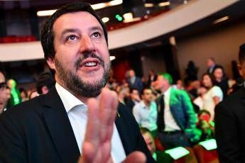 Annuncio antizingari, Salvini difende capotreno Annuncio antizingari, Salvini difende capotreno