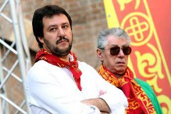 Skinheads a Como, Bossi a Salvini: Lega non cerchi quei voti Skinheads a Como, Bossi a Salvini: Lega non cerchi quei voti