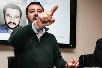 Salvini: Tifosi immigrazione istigano alla violenza Salvini: Tifosi immigrazione istigano alla violenza
