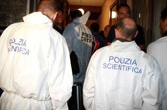 Figlio di fotoreporter trovato morto in casa Figlio di fotoreporter trovato morto in casa