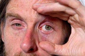 Misteriose paralisi del sonno, per il 38% delle vittime è colpa di una bestia fantasma Misteriose paralisi del sonno, per il 38% delle vittime è colpa di una bestia fantasma