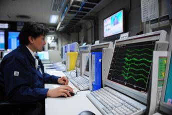 Terremoto 5,7 in Giappone, l'epicentro al largo di Okinawa Terremoto 5,7 in Giappone, l'epicentro al largo di Okinawa