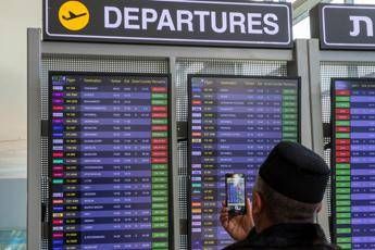 Regole per smartphone e tablet in volo Regole per smartphone e tablet in volo