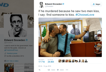 Strage di Orlando, l'iniziativa di Edward Snowden: Trova qualcuno da baciare Strage di Orlando, l'iniziativa di Edward Snowden: Trova qualcuno da baciare