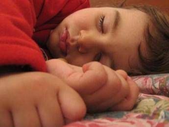 Aprile 'ruba' il sonno a 350 mila giovanissimi, i consigli dell'esperto Aprile 'ruba' il sonno a 350 mila giovanissimi, i consigli dell'esperto