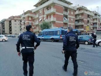 Insulti a Federica Angeli durante sgombero Spada Insulti a Federica Angeli durante sgombero Spada