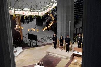 Barcellona ricorda le vittime: Non abbiamo paura Barcellona ricorda le vittime: Non abbiamo paura