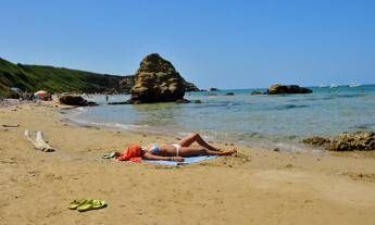 2 milioni di italiani 'simulano' vacanze con selfie taroccati 2 milioni di italiani 'simulano' vacanze con selfie taroccati