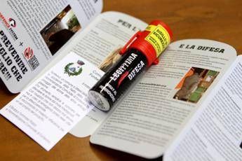 Allarme stupri a Roma, volano vendite spray urticanti Allarme stupri a Roma, volano vendite spray urticanti