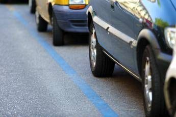 Strisce blu, a Roma si cambia Strisce blu, a Roma si cambia