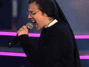 Suor Cristina star anche in Usa, Ellen Degeneres le dedica una parodia Suor Cristina star anche in Usa, Ellen Degeneres le dedica una parodia