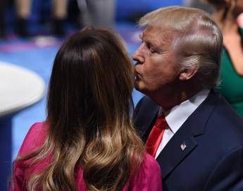 Melania Trump difende il marito: E'un gentleman, nel video chiacchiere da ragazzi Melania Trump difende il marito: E'un gentleman, nel video chiacchiere da ragazzi