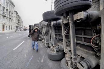 Bora ribalta tir Bora ribalta tir