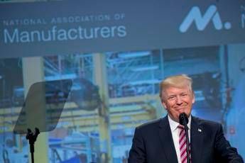 Trump agli industriali: Gigantesco taglio delle tasse Trump agli industriali: Gigantesco taglio delle tasse