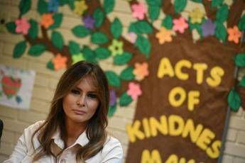 Melania visita centro per bambini divisi da genitori Melania visita centro per bambini divisi da genitori