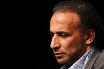 Fermato per stupro teologo islamico Tariq Ramadan Fermato per stupro teologo islamico Tariq Ramadan