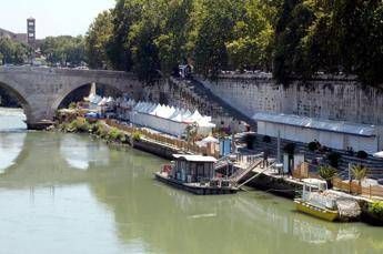 Roma, giovane trovato morto sulla banchina del Tevere Roma, giovane trovato morto sulla banchina del Tevere
