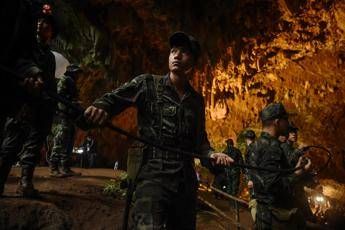 Bloccati nella grotta: C'è poco ossigeno Bloccati nella grotta: C'è poco ossigeno