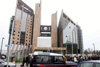 Stupro Firenze, condannato uno dei due carabinieri Stupro Firenze, condannato uno dei due carabinieri