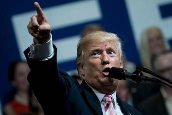 Trump sbotta contro Kim: Fermerò quel pazzo' Trump sbotta contro Kim: Fermerò quel pazzo'