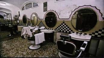 il fai riapre a milano negozi di barbiere bagni pubblici e fotografo nel sottosuolo di milano
