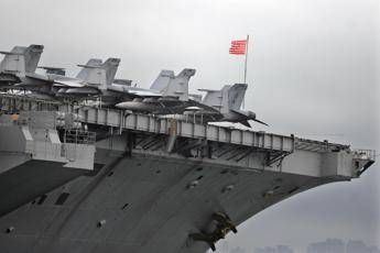 Persa verso la Nordcorea portaerei Usa ritrova la via