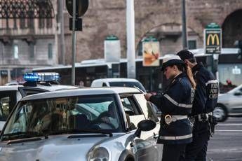 Auto, non solo bollo: arriva l'app che ricorda tutte le scadenze /Video Auto, non solo bollo: arriva l'app che ricorda tutte le scadenze /Video