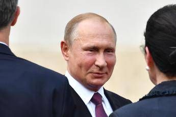 Putin loda Kim e Trump Putin loda Kim e Trump