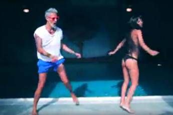 Esplode la Vacchi-mania, quando la parodia è tutta da ridere /Video Esplode la Vacchi-mania, quando la parodia è tutta da ridere /Video