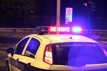 Scontro tra moto e taxi a Roma: un morto Scontro tra moto e taxi a Roma: un morto