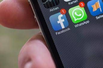 Whatsapp, il fondatore Acton lascia: Fonderò una ong Whatsapp, il fondatore Acton lascia: Fonderò una ong