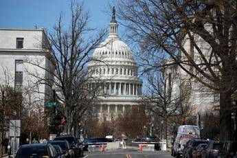 Trump pronto ad allentare limiti su emissioni auto Trump pronto ad allentare limiti su emissioni auto