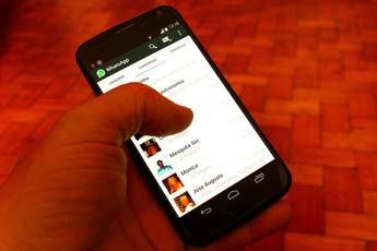 WhatsApp trasforma il messaggio vocale in testo WhatsApp trasforma il messaggio vocale in testo