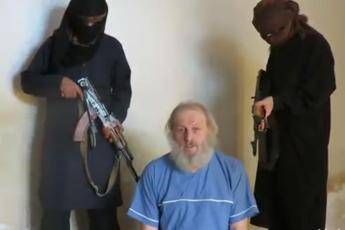 Siria, nuovo video mostra l'ostaggio italiano Zanotti Siria, nuovo video mostra l'ostaggio italiano Zanotti