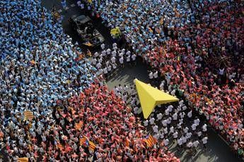 Spagna, Corte costituzionale boccia risoluzione Catalogna per indipendenza Spagna, Corte costituzionale boccia risoluzione Catalogna per indipendenza
