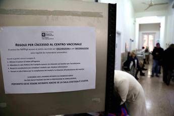 Vaccini, lettera critica da 150 medici italiani: esposto all'Ordine di Milano Vaccini, lettera critica da 150 medici italiani: esposto all'Ordine di Milano