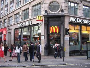 McDonald's non paga tasse in Italia? Consumatori: Fare chiarezza McDonald's non paga tasse in Italia? Consumatori: Fare chiarezza