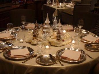 A Natale la tavola si conferma prima voce di spesa, 3 mld per menù delle feste A Natale la tavola si conferma prima voce di spesa, 3 mld per menù delle feste