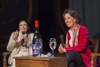 A Donnafugata Carla Fracci per battesimo del Floramundi A Donnafugata Carla Fracci per battesimo del Floramundi