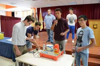 Eni: alternanza scuola-lavoro, percorsi didattici per orientamento studenti Eni: alternanza scuola-lavoro, percorsi didattici per orientamento studenti